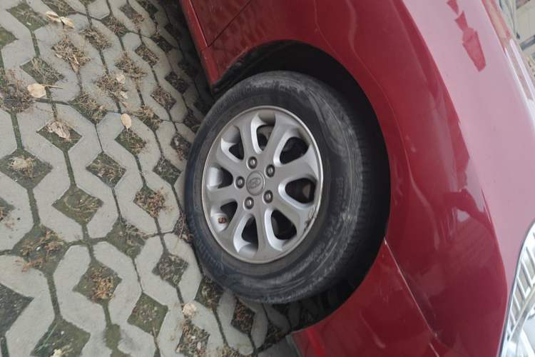 Used Hyundai Celesta 2010 1.6L AT GL Right Front Wheel Hub