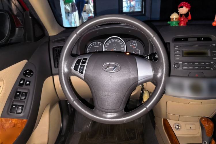 Used Hyundai Celesta 2010 1.6L AT GLS Steering Wheel