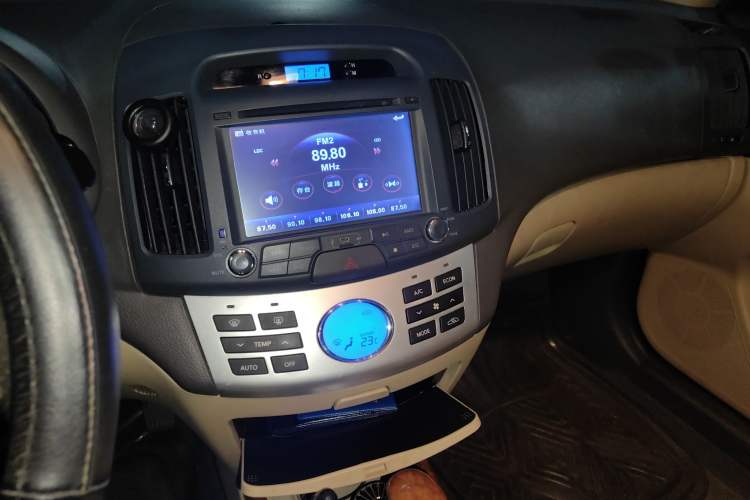 Used Hyundai Celesta 2010 1.6L AT GLS Audio And AC Panel