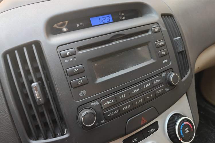 Used Hyundai Celesta 2010 1.6L AT GL Audio And AC Panel