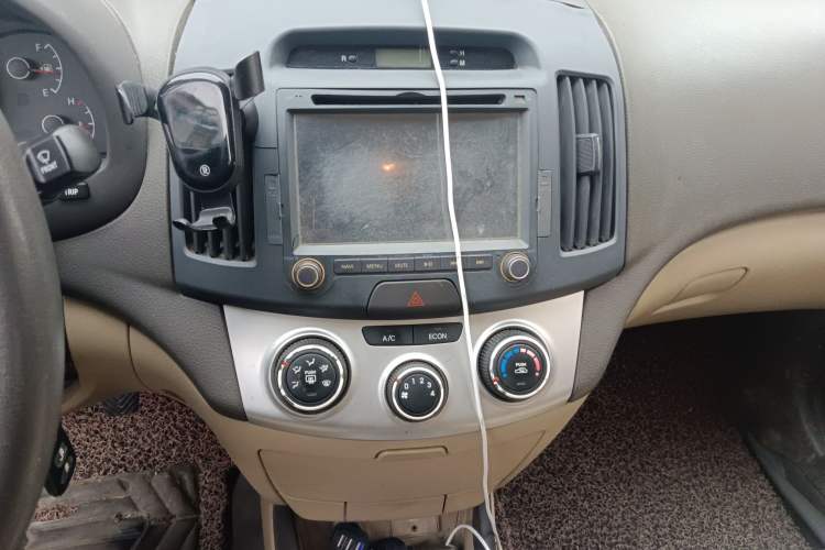 Used Hyundai Celesta 2010 1.6L MT GL Audio And AC Panel