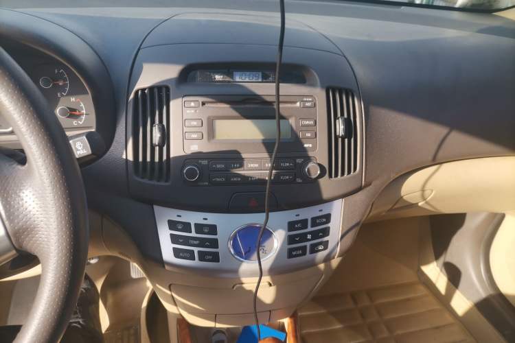 Used Hyundai Celesta 2010 1.6L AT GLS Audio And AC Panel