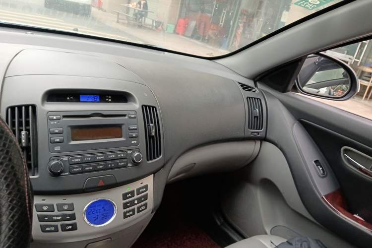Used Hyundai Celesta 2010 1.6L AT GLS Audio And AC Panel