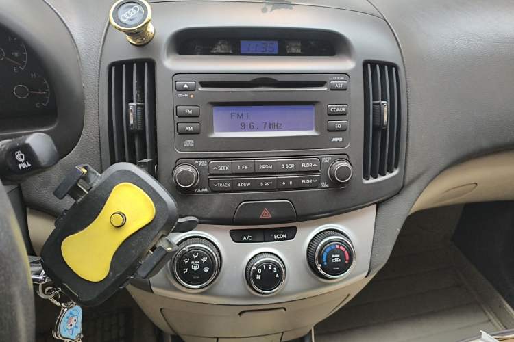 Used Hyundai Celesta 2010 1.6L MT GL Audio And AC Panel