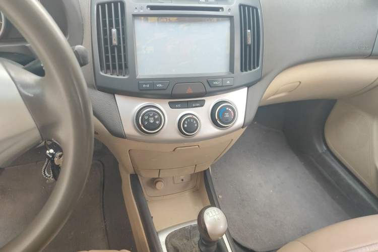 Used Hyundai Celesta 2010 1.6L MT GL Audio And AC Panel