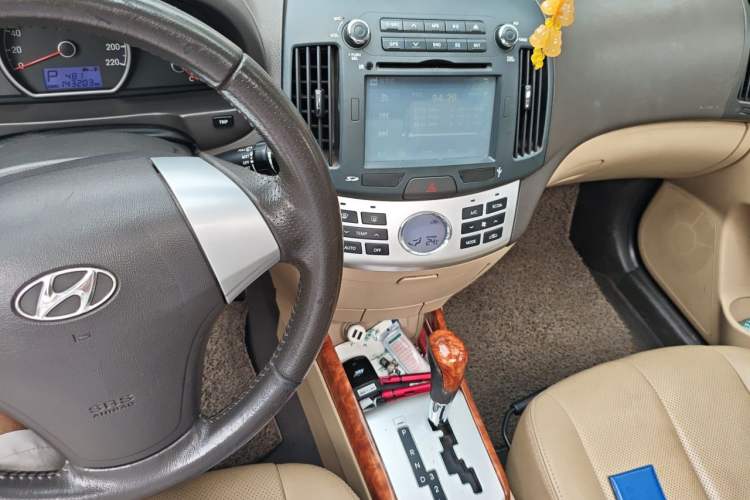 Used Hyundai Celesta 2010 1.6L AT GLS Audio And AC Panel