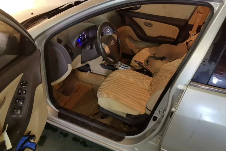 Used Hyundai Celesta 2010 1.6L AT GL Driver Seat
