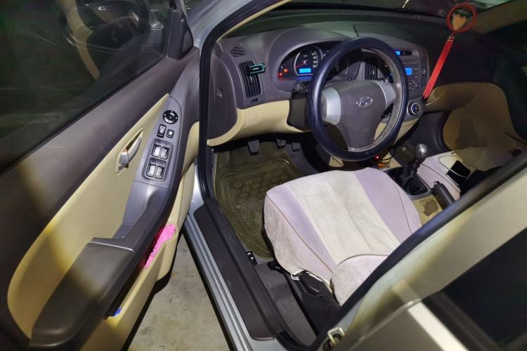 Used Hyundai Celesta 2010 1.6L MT GL Driver Seat