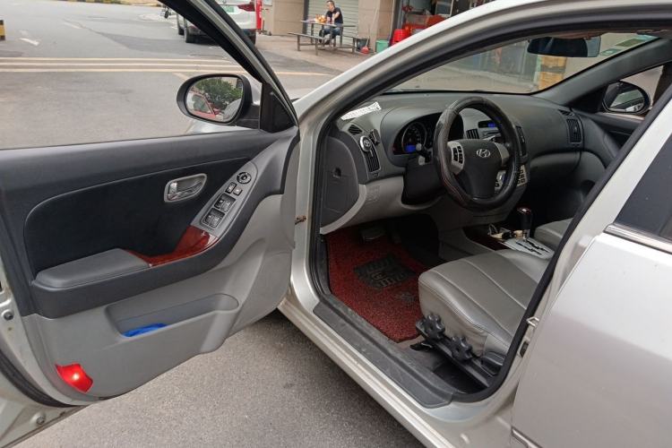 Used Hyundai Celesta 2010 1.6L AT GLS Driver Seat