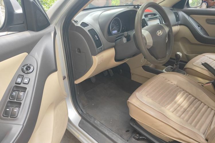 Used Hyundai Celesta 2010 1.6L MT GL Driver Seat