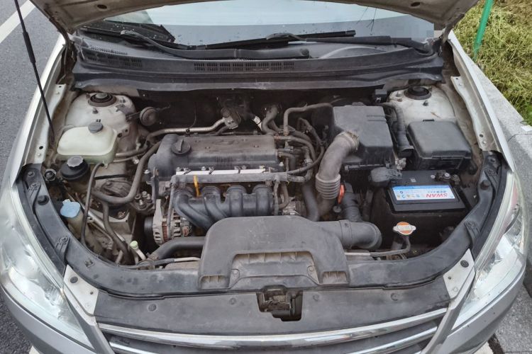 Used Hyundai Celesta 2010 1.6L AT GL Engine Bay