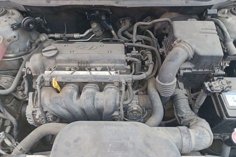Used Hyundai Celesta 2010 1.6L MT GLS Engine Bay