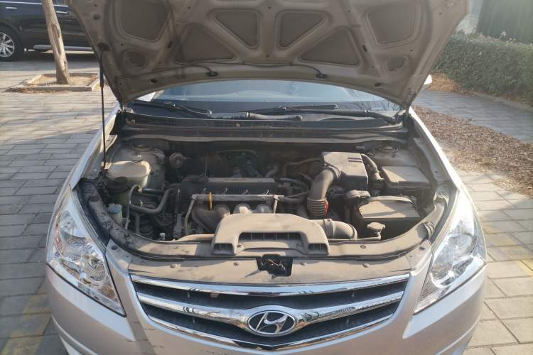 Used Hyundai Celesta 2010 1.6L AT GLS Engine Bay