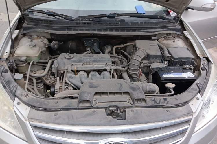 Used Hyundai Celesta 2010 1.6L AT GLS Engine Bay