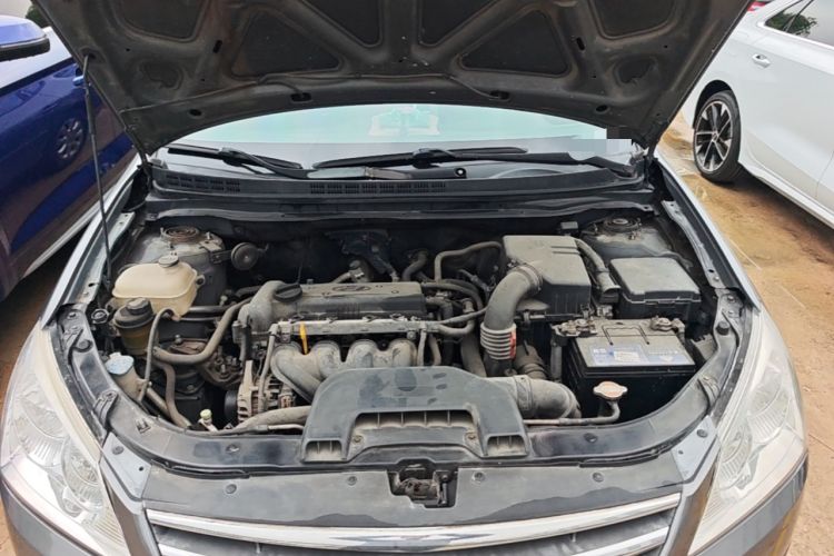 Used Hyundai Celesta 2010 1.6L AT GL Engine Bay