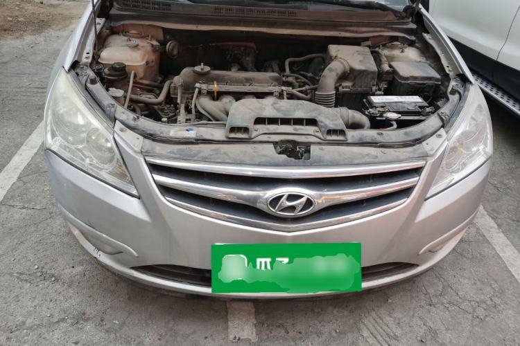 Used Hyundai Celesta 2010 1.6L MT GLS Engine Bay