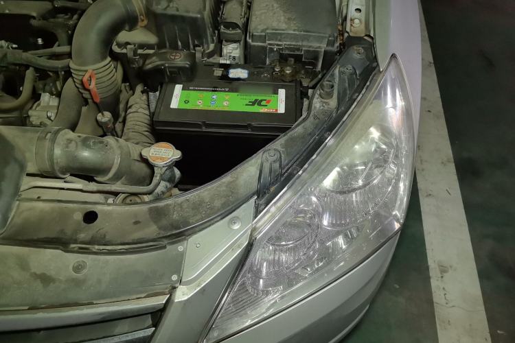 Used Hyundai Celesta 2010 1.6L AT GL Engine Bay Left