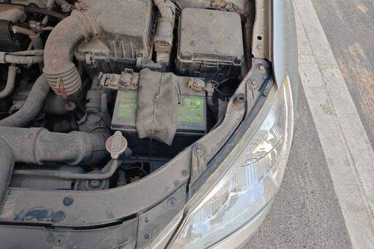 Used Hyundai Celesta 2010 1.6L AT GL Engine Bay Left