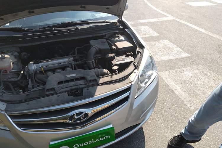 Used Hyundai Celesta 2010 1.6L AT GL Engine Bay Left