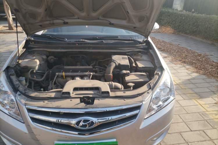 Used Hyundai Celesta 2010 1.6L AT GLS Engine Bay Left