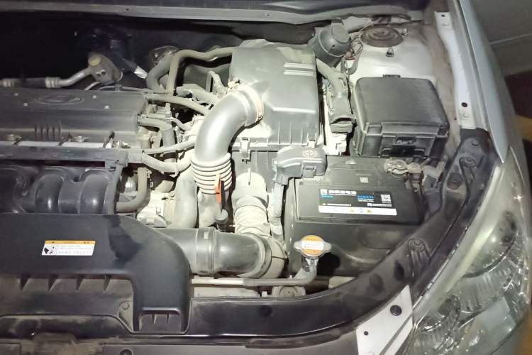 Used Hyundai Celesta 2010 1.6L AT GLS Engine Bay Left