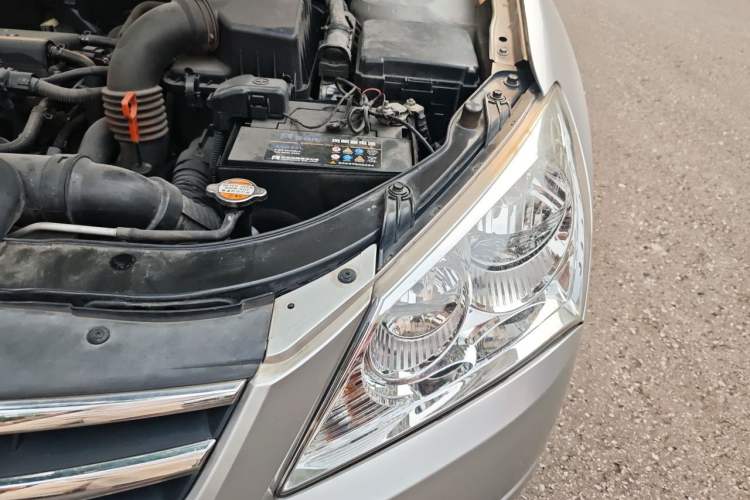 Used Hyundai Celesta 2010 1.6L AT GLS Engine Bay Left