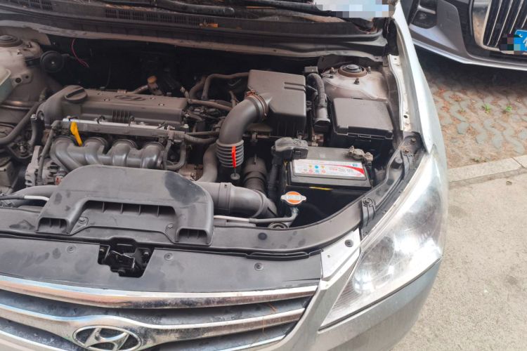 Used Hyundai Celesta 2010 1.6L AT GLS Engine Bay Left