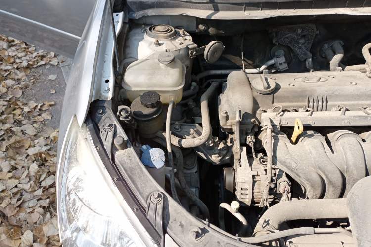Used Hyundai Celesta 2010 1.6L MT GL Engine Bay Right