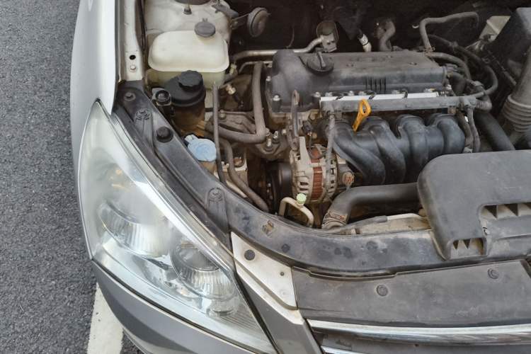 Used Hyundai Celesta 2010 1.6L AT GL Engine Bay Right