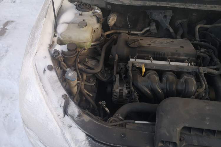 Used Hyundai Celesta 2010 1.6L MT GL Engine Bay Right