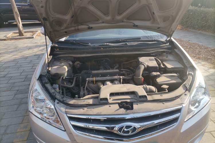 Used Hyundai Celesta 2010 1.6L AT GLS Engine Bay Right