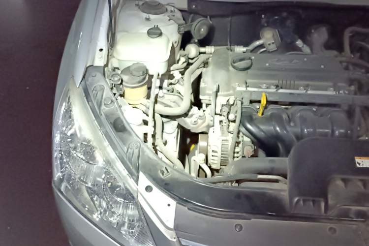 Used Hyundai Celesta 2010 1.6L AT GLS Engine Bay Right