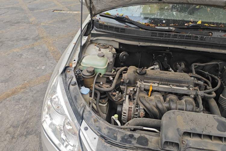 Used Hyundai Celesta 2010 1.6L AT GLS Engine Bay Right