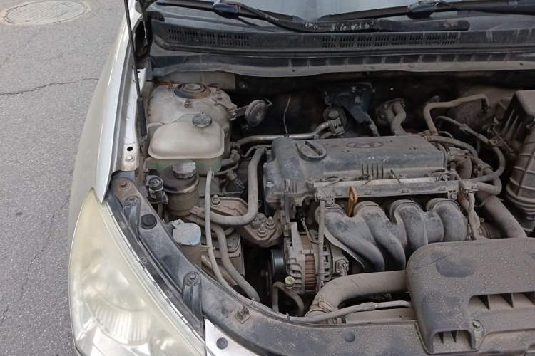 Used Hyundai Celesta 2010 1.6L AT GLS Engine Bay Right