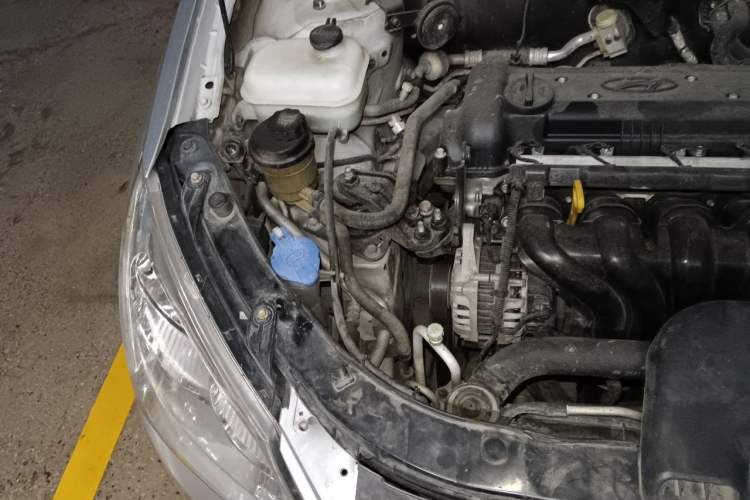 Used Hyundai Celesta 2010 1.6L MT GLS Engine Bay Right