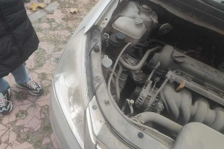 Used Hyundai Celesta 2010 1.6L AT GLS Engine Bay Right