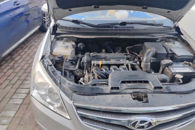 Used Hyundai Celesta 2010 1.6L MT GLS Engine Bay Right