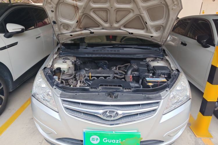 Used Hyundai Celesta 2010 1.6L AT GLS Engine Bay