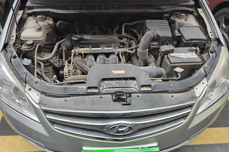 Used Hyundai Celesta 2010 1.6L MT GL Engine Bay