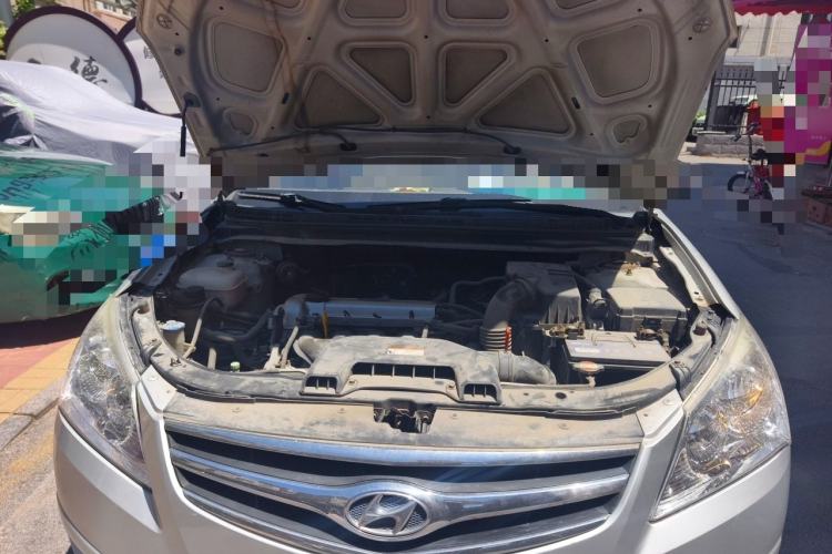 Used Hyundai Celesta 2010 1.6L AT GLS Engine Bay