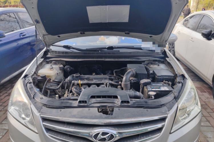 Used Hyundai Celesta 2010 1.6L MT GLS Engine Bay