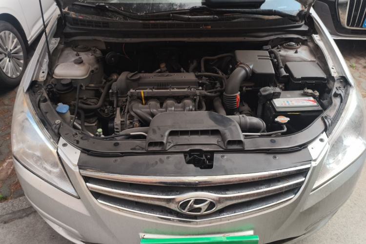Used Hyundai Celesta 2010 1.6L AT GLS Engine Bay