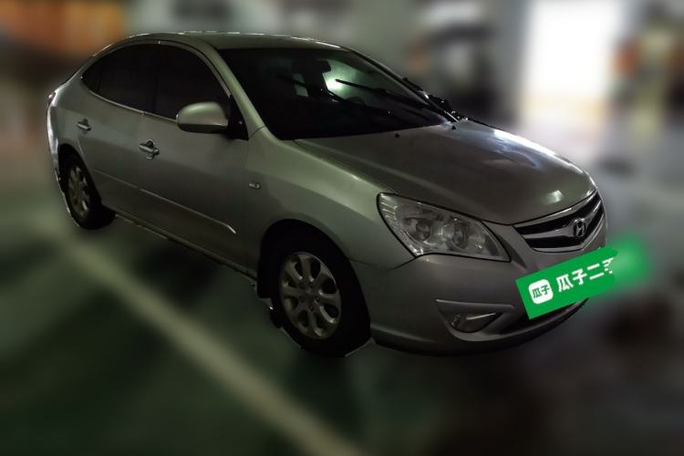 Used Hyundai Celesta 2010 1.6L AT GL Front Right 45 Deg