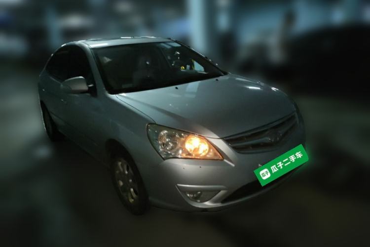 Used Hyundai Celesta 2010 1.6L AT GLS Front Right 45 Deg
