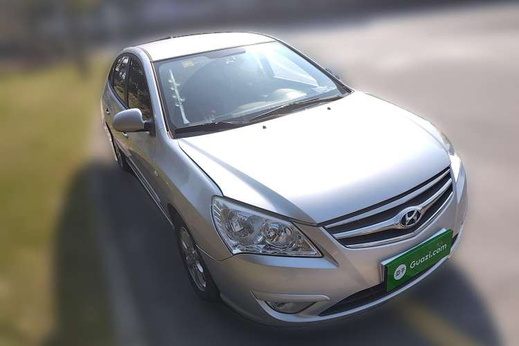Used Hyundai Celesta 2010 1.6L AT GL Front Right 45 Deg
