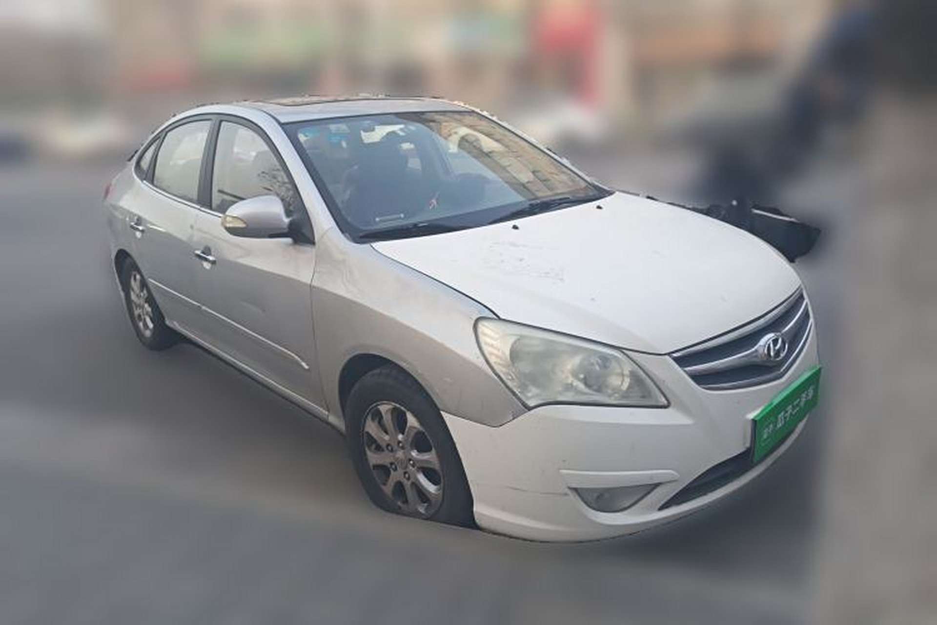 Used Hyundai Celesta 2010 1.6L MT GLS Front Right 45 Deg