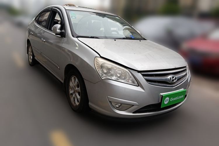 Used Hyundai Celesta 2010 1.6L AT GLS Front Right 45 Deg