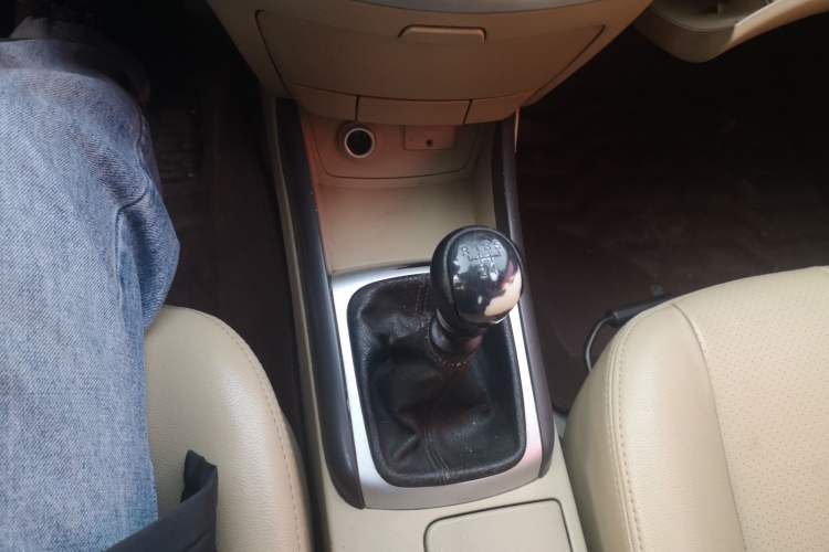 Used Hyundai Celesta 2010 1.6L MT GL Gear Lever