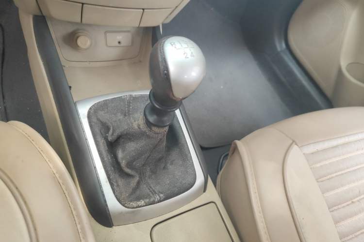 Used Hyundai Celesta 2010 1.6L MT GL Gear Lever