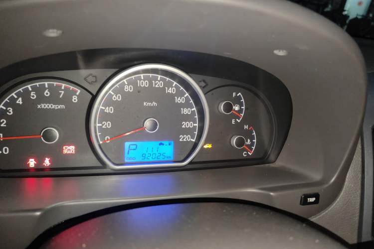 Used Hyundai Celesta 2010 1.6L AT GLS Instrument Cluster